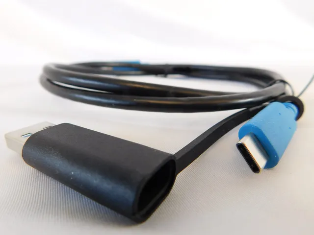 kensington-usb-c-3-2-gen2-cable-with-usb-a-adapter-100w-power-delivery-1-meter-k image 1
