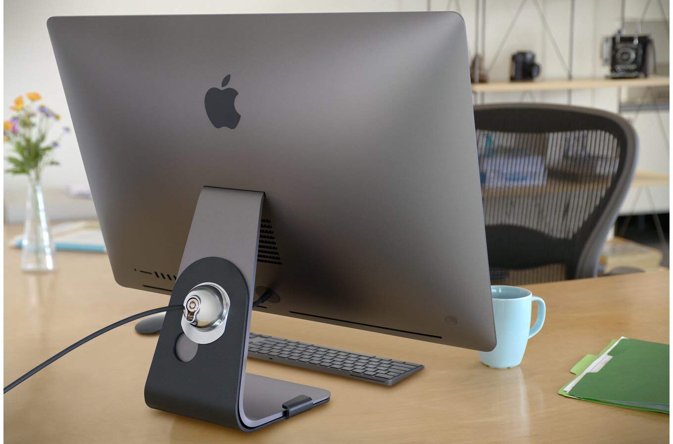 kensington-safestand-universal-keyed-locking-station-for-imac-k67822ww-chrome image 2