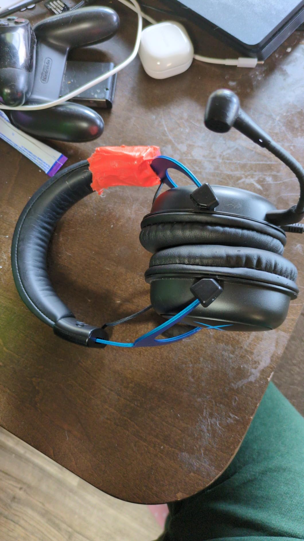 Good headset, but cord could be longer
