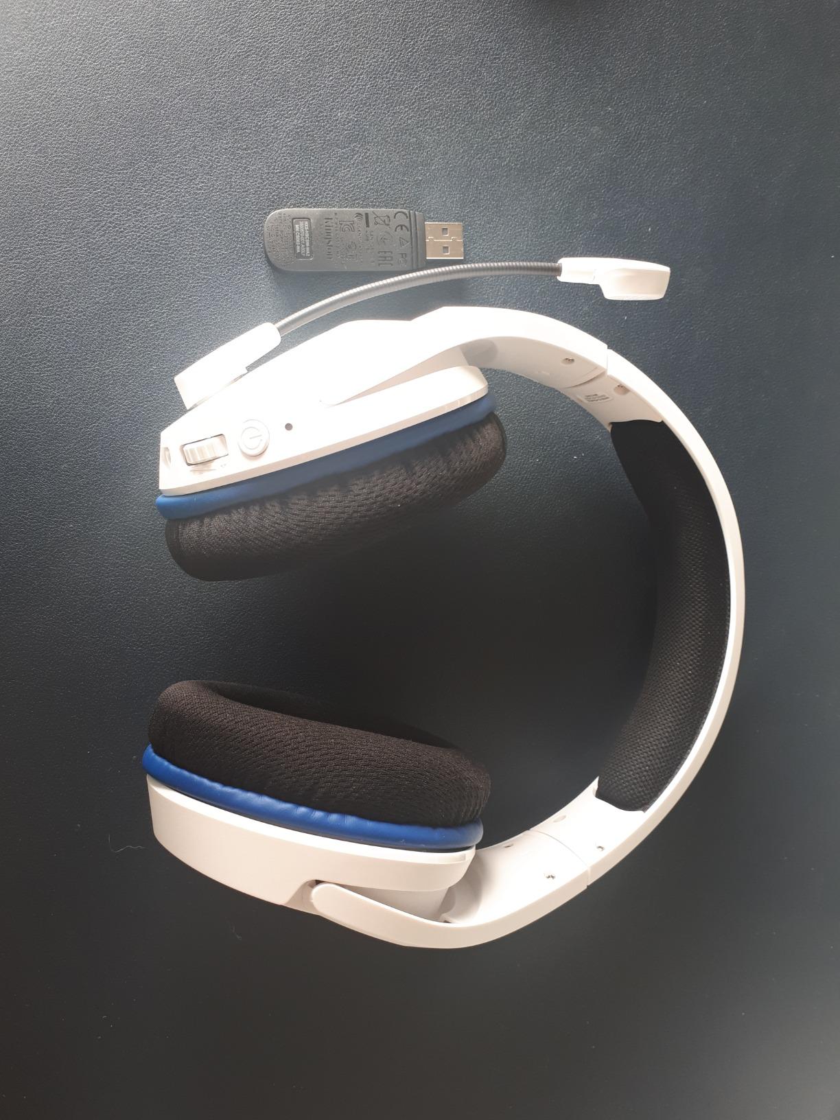 Solid wireless headset