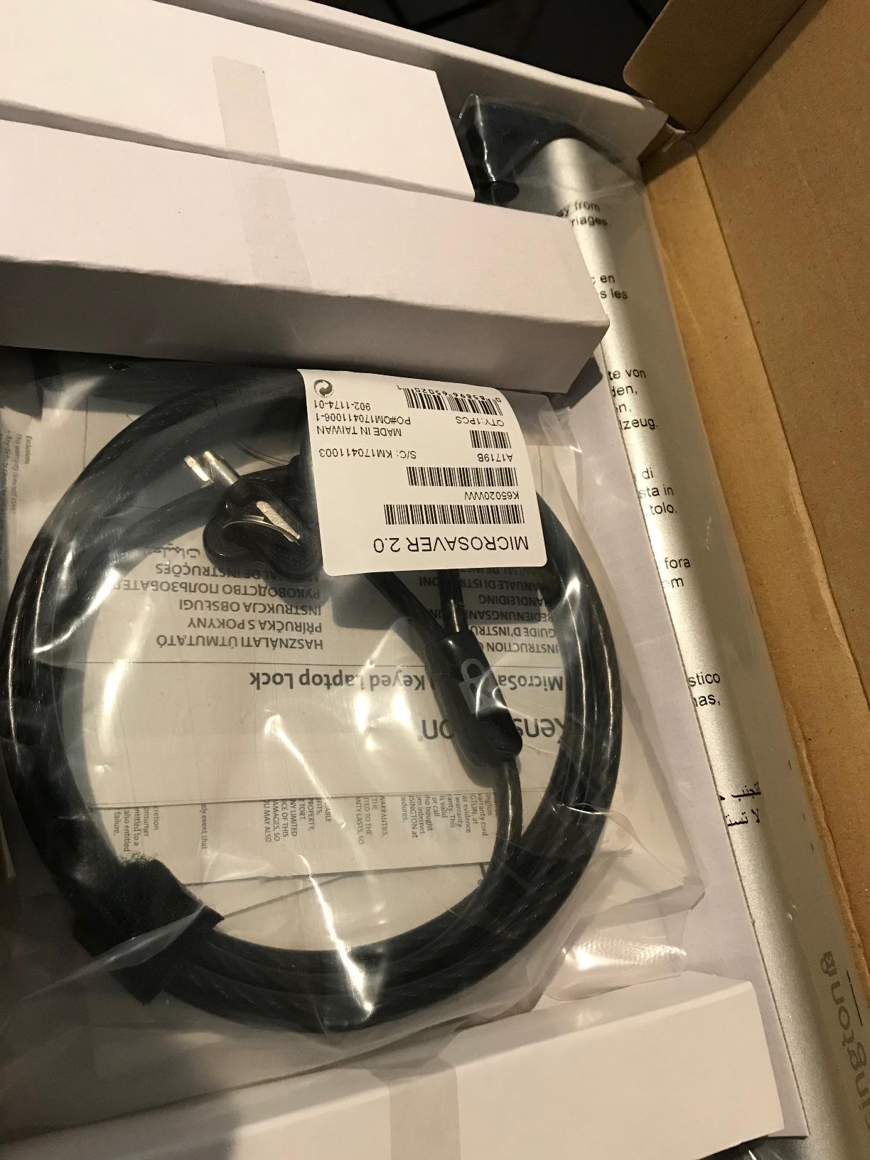 Doesn't fit my MacBook with USB-C hub