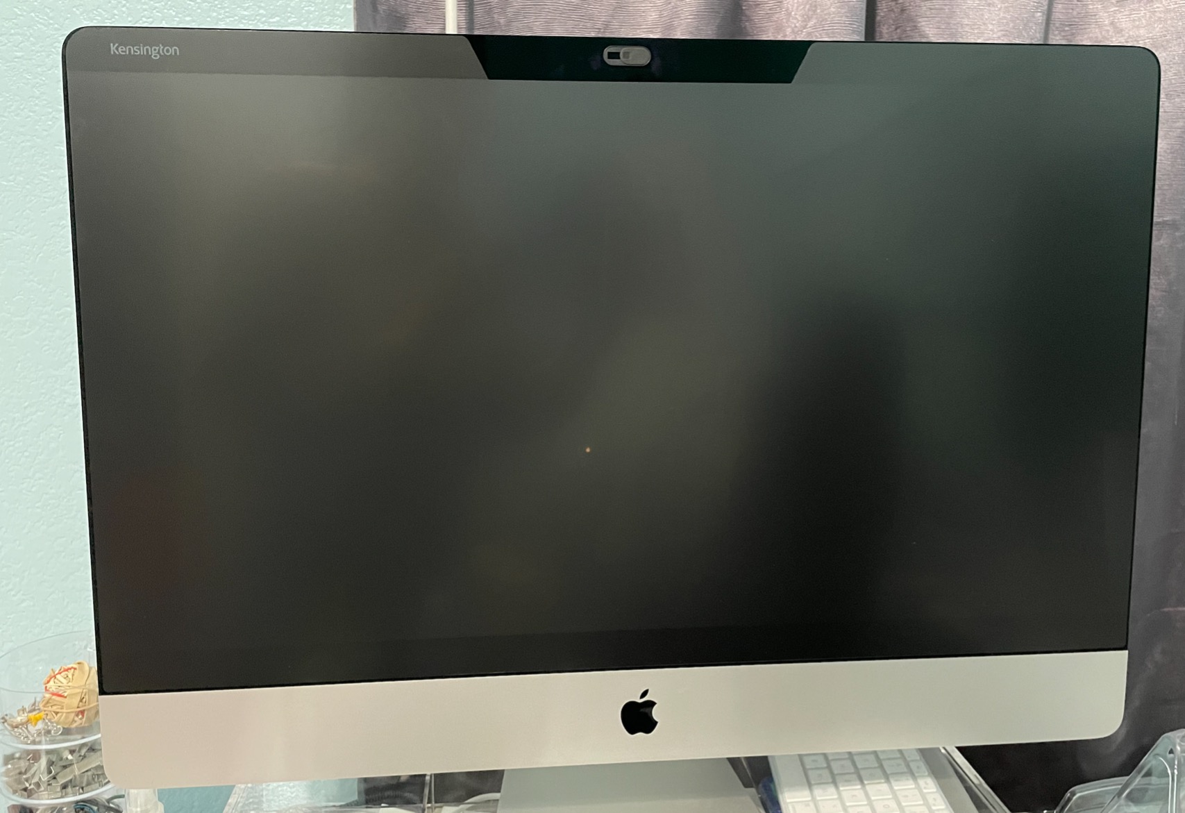 Good privacy, but slightly darkens screen