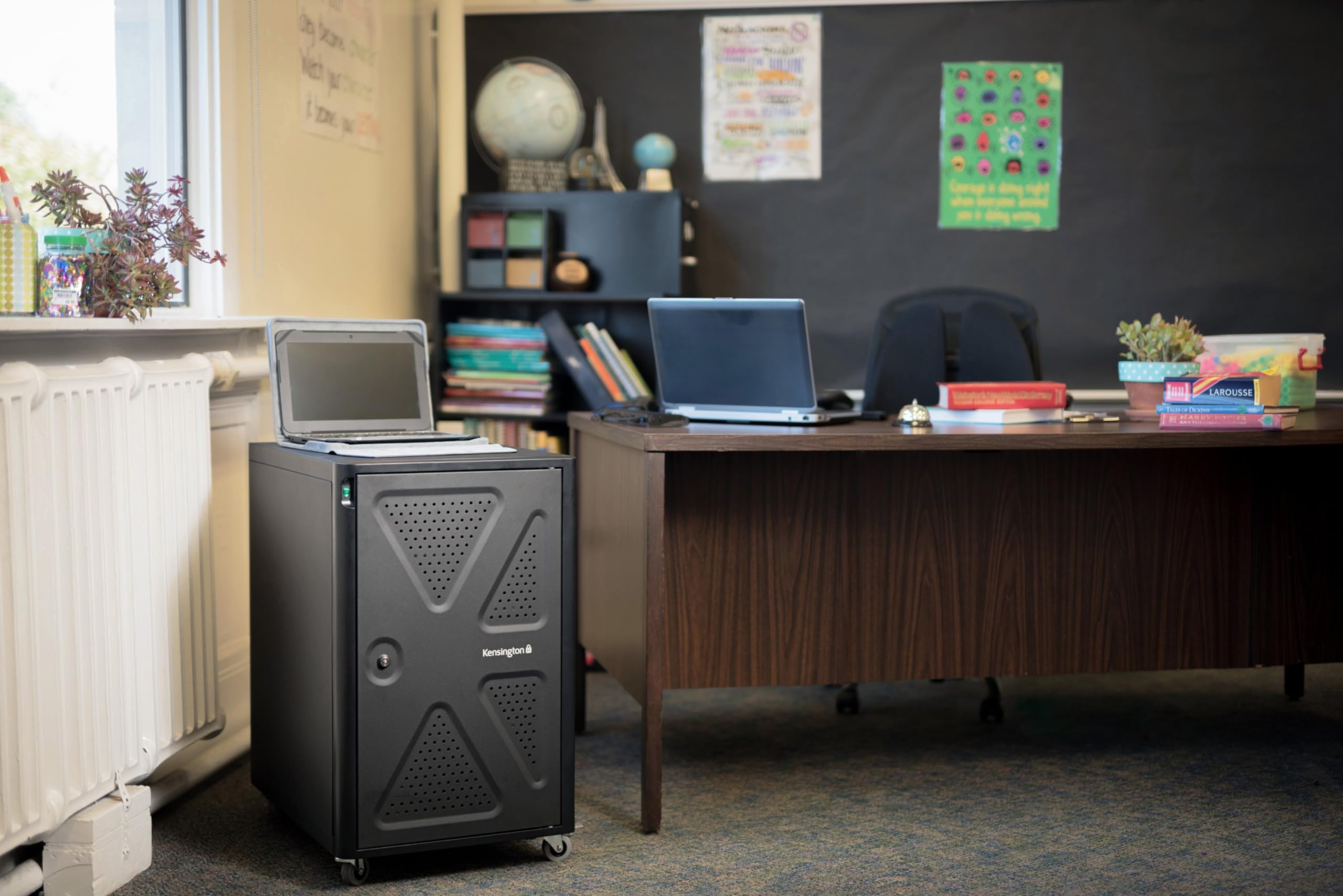 kensington-ac12-security-charging-cabinet-for-tablets-chromebooks-2-in-1-laptops image 5